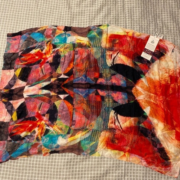 Front Row Society Birds of Paradise Scarf 60” x 80” (FW) - Picture 3 of 10